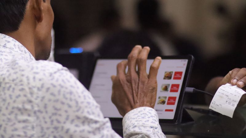 Students using CutTheQ app